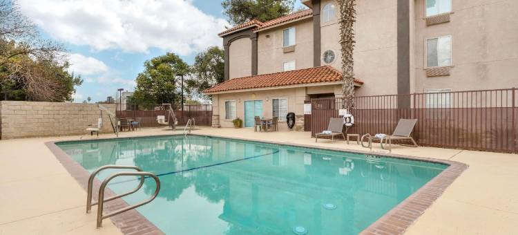 维塞利亚贝斯特韦斯特酒店(Best Western Visalia Hotel)图片