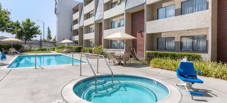 西科维纳贝斯特韦斯特优质酒店(Best Western Plus West Covina Inn)图片