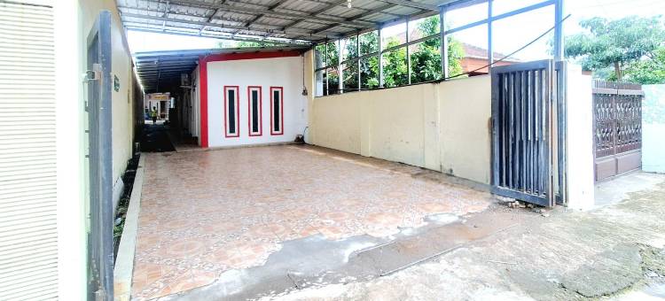 RedDoorz at Victoria Hotel Near Stasiun Blitar图片