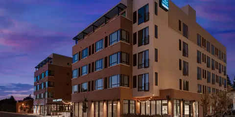 聖羅莎市中心AC酒店