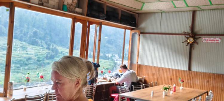 Barot Waterfall Camps and Dorms图片