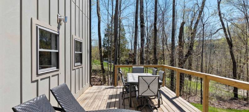 Modern Sugarbush Retreat with Apartment and Mountain Views!图片