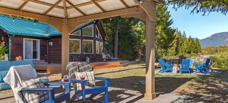 Th River House- Riverfront Cabin with Hot Tub, Fire Pit and Gazebo图片