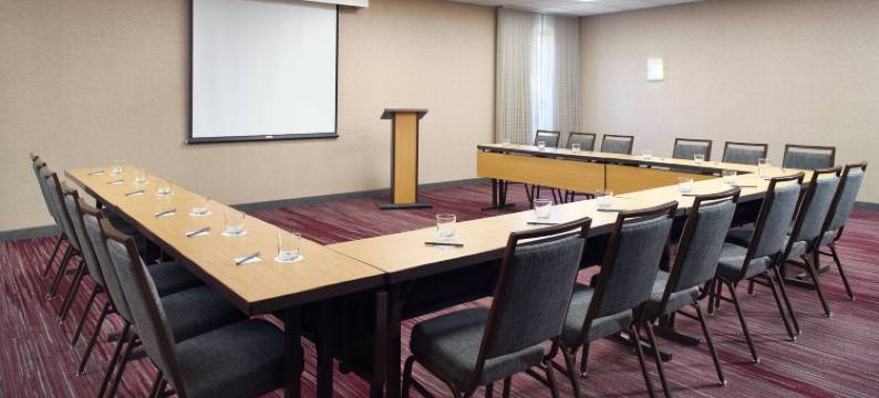 费耶特维尔万怡酒店(Courtyard Fayetteville)图片