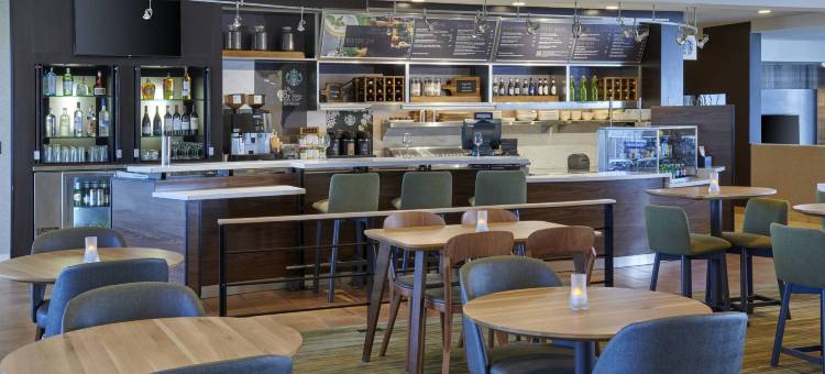 印第安纳波利斯卡斯尔顿万怡酒店(Courtyard Indianapolis Castleton)图片