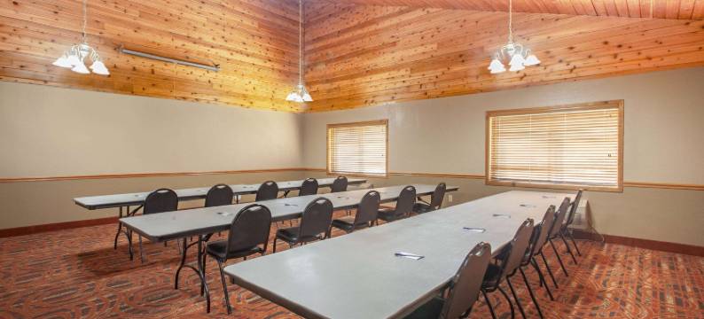 克洛凯温德姆美吟温德姆酒店(AmericInn by Wyndham Cloquet)图片