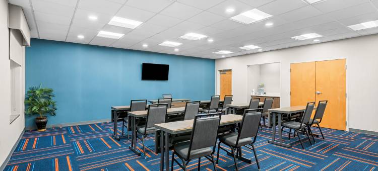 夏洛特机场欢朋套房酒店(Hampton Inn & Suites Charlotte-Airport)图片