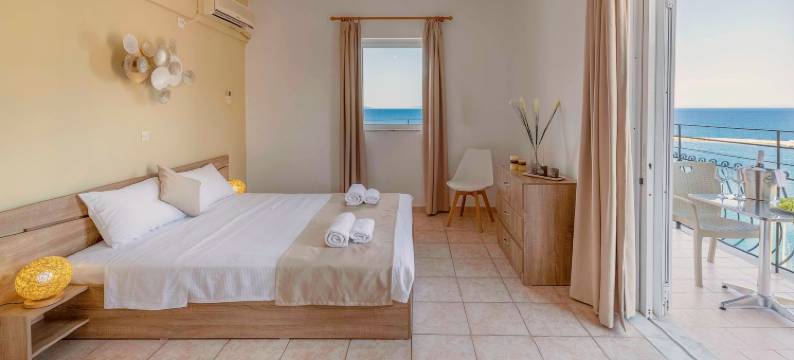 波托灯塔(Faro Del Porto)图片