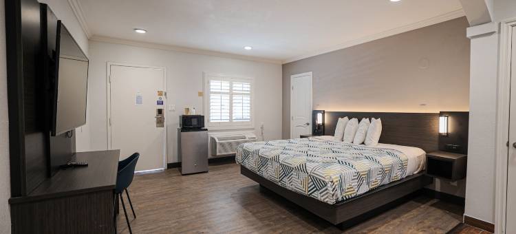 加利福尼亚塔斯廷 - 橘郡 6 号汽车旅馆(Motel 6 Tustin, CA – Orange County)图片