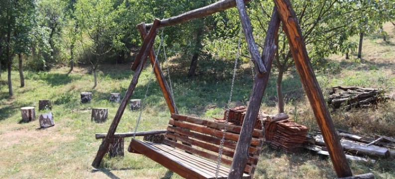 Carasova, Banat Mountains 的迷人2卧室小屋(Charming 2Bed Cottage in Carasova, Banat Mountains)图片