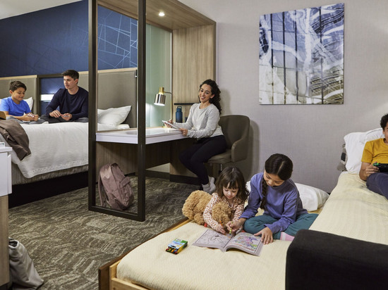 韦恩堡西南SpringHill Suites酒店