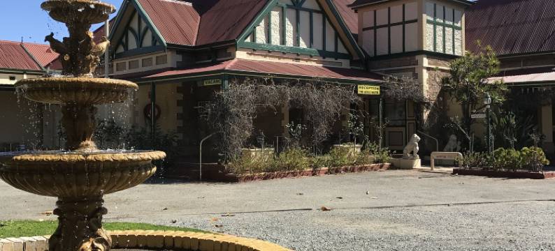 洛奇内陆汽车旅馆(The Lodge Outback Motel)图片