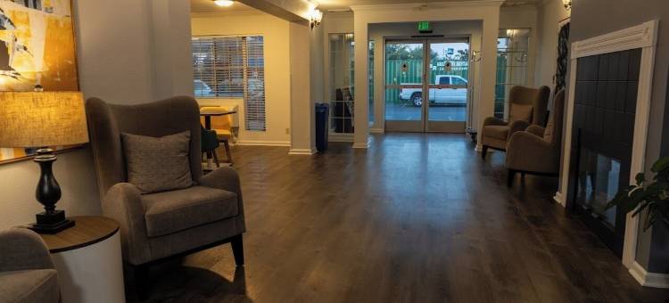 图莱尔品质酒店及套房(Quality Inn & Suites Tulare)图片