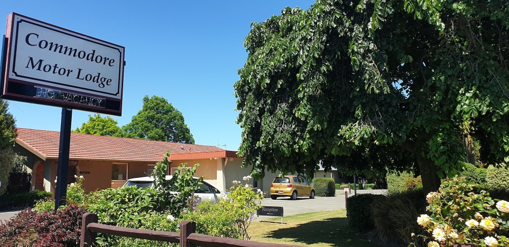 Commodore Motor LodgeOver view
