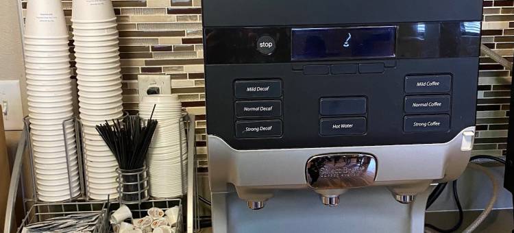 爱荷华市-科尔维尔速8酒店(Super 8 by Wyndham Iowa City/Coralville)图片