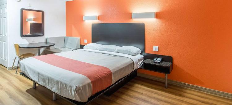 Motel 6 Hutchins, TX图片