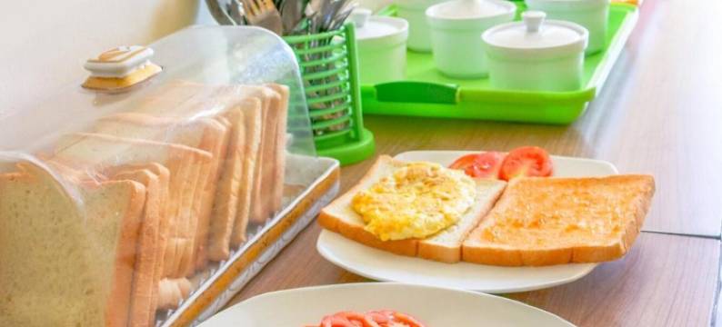 拉图兰吉勒格林套房酒店(LeGreen Suite Ratulangi)图片