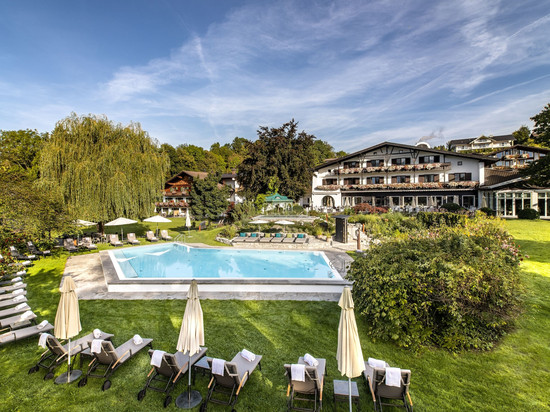 穆尔瑙阿尔班霍夫酒店_x000D_