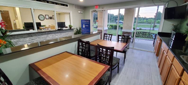 卡罗尔顿 - 史密斯菲尔德石木酒店与套房(Stonewood Inn & Suites Carrollton - Smithfield)图片