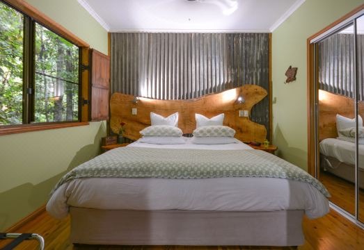 Crater Lakes Rainforest Cottages Hotel Overview