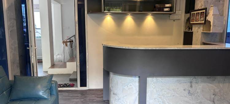 勒卡拉杰草地(Le Karaj Meadows)图片