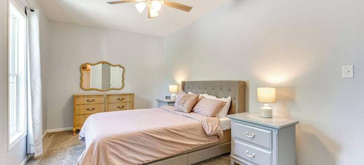 沃伦斯堡之家，靠近市中心！(Warrensburg Home, Close to Downtown!)图片