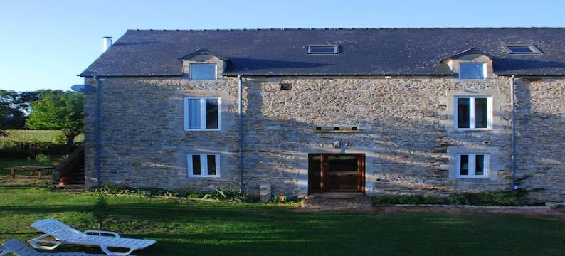 Golden Light Cottage Escape图片