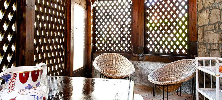 Cottage in Italy with Alpine Fireplace图片
