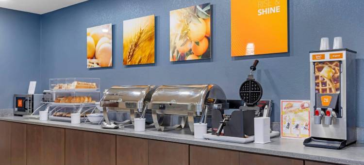 舒适套房酒店 - 近伯克戴尔村 - 亨特斯维尔(Comfort Suites Near Birkdale Village- Huntersville)图片