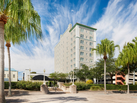 莱克兰特拉斯酒店，希尔顿启缤精选