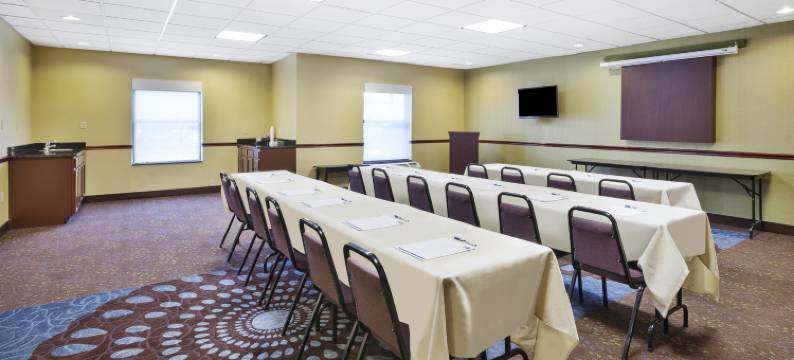 智选假日套房酒店瑟克尔维尔(Holiday Inn Express & Suites CIRCLEVILLE by IHG)图片