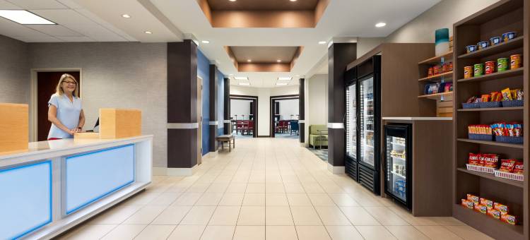 智选假日套房酒店阿克伦地区机场区(Holiday Inn Express & Suites Akron Regional Airport Area)图片