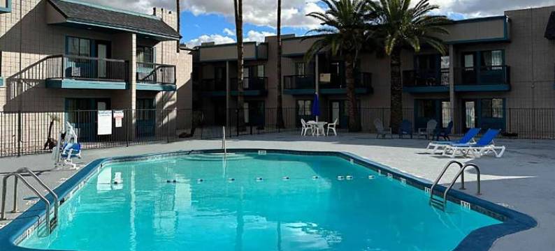 Super 8 by Wyndham Mesa Downtown Near Convention Center(Super 8 by Wyndham Mesa Downtown Near Convention Center)图片