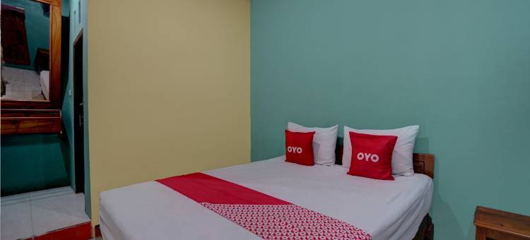 Hotel O 沙哈巴特伊斯兰旅馆靠近普拉萨电信巴威安(Hotel O Sahabat Syariah Near Plasa Telkom Bawean)图片