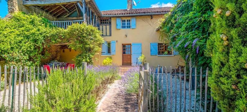 Beautiful farmhouse with private pool图片