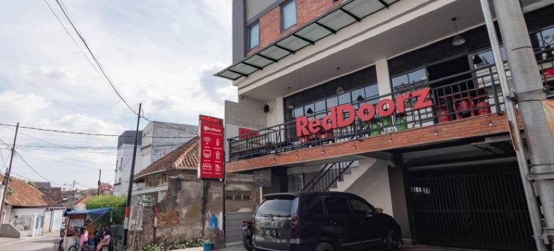 红多兹Plus@门卫旅馆(RedDoorz Plus @ Doorman Guest House)图片