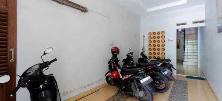 红多兹伊斯兰酒店-近格兰德科塔宾唐(RedDoorz Syariah Near Grand Kota Bintang)图片