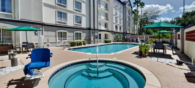 坦帕布兰登摄政公园拉昆塔温德姆套房酒店(La Quinta Inn & Suites by Wyndham Tampa Brandon Regency Park)图片