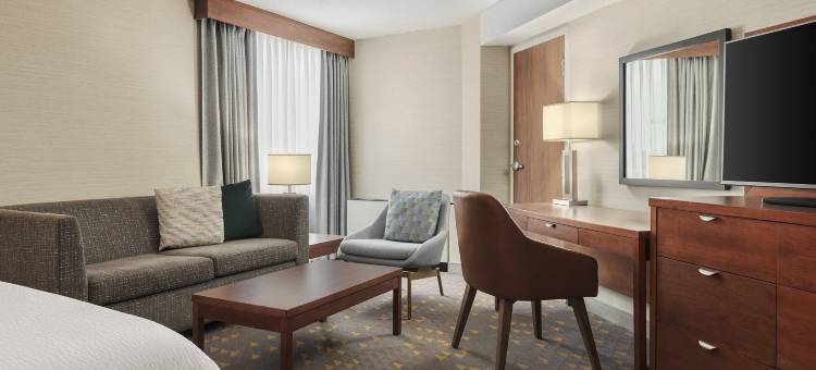 奥克维尔中心假日酒店(Holiday Inn OAKVILLE (CENTRE) by IHG)图片