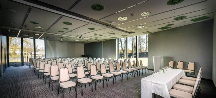 湖边贝斯特韦斯特优质酒店(Best Western Plus Lakeside Hotel)图片