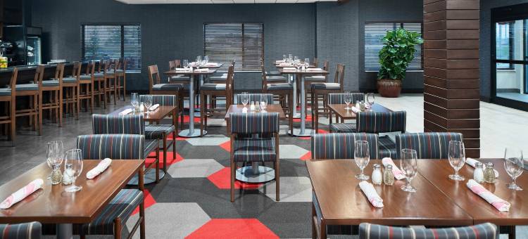 俄克拉何马城机场福朋喜来登酒店(Four Points by Sheraton Oklahoma City Airport)图片