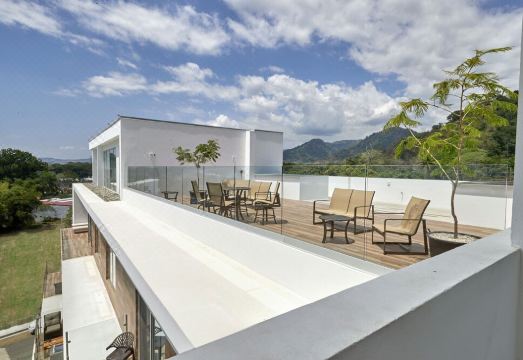 Insane Ocean Views. Brand New Condo!! 2 Bedroom Condo Hotel Overview