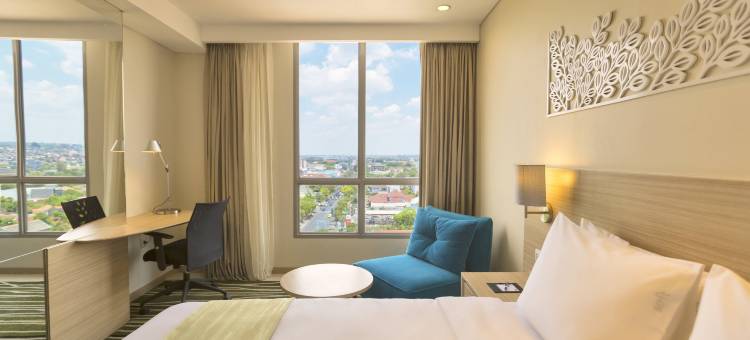 三宝垄新邦利马智选假日酒店(Holiday Inn Express Semarang Simpang Lima)图片