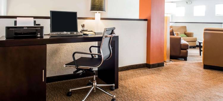 品质酒店布里奇波特-克拉克斯堡(Quality Inn Bridgeport-Clarksburg)图片