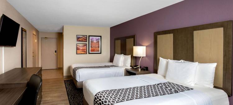 拉斯维加斯内利斯拉昆塔温德姆酒店(La Quinta Inn & Suites by Wyndham Las Vegas Nellis)图片