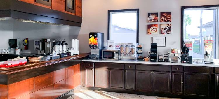 太阳城中心罗德威旅馆(Rodeway Inn Sun City Center)图片