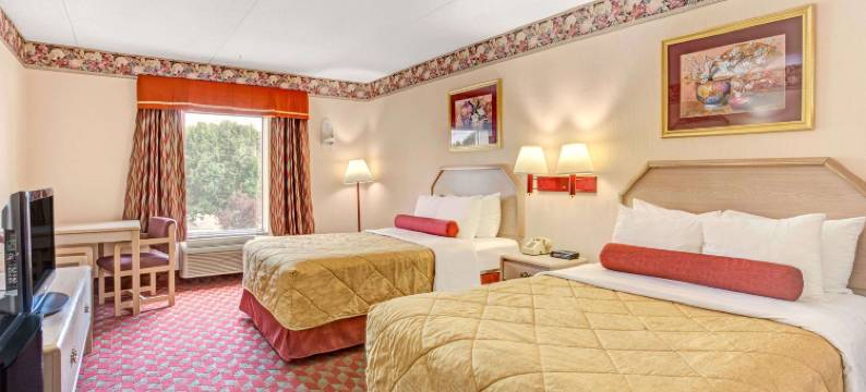 默夫里斯伯勒温德姆华美达酒店(Ramada by Wyndham Murfreesboro)图片