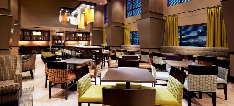 蒙特利尔多尔瓦尔希尔顿欢朋套房酒店(Hampton Inn & Suites by Hilton Montreal-Dorval)图片