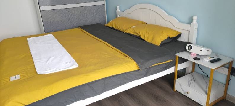 MBZjzy12702公寓(芳菲路1号分店)图片