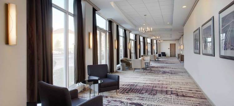 芝加哥中途机场希尔顿逸林酒店(Doubletree by Hilton Chicago Midway Airport)图片